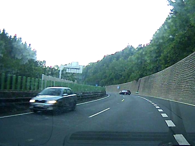 Policie pátrá po řidiči, který řídil auto po I/35 u Jeřmanic v protisměru