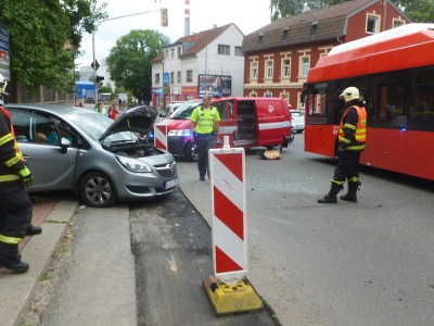 Začátek týdne ve znamení nehod. V Liberci havaroval autobus