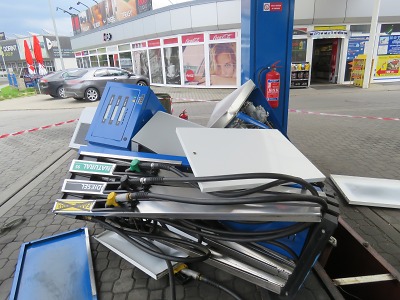 Jak se nemá tankovat, to ukázal řidič na liberecké benzince