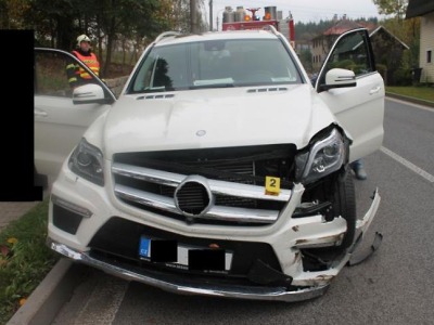 Při vyjíždění na hlavní silnici nedala řidička v Lučanech přednost