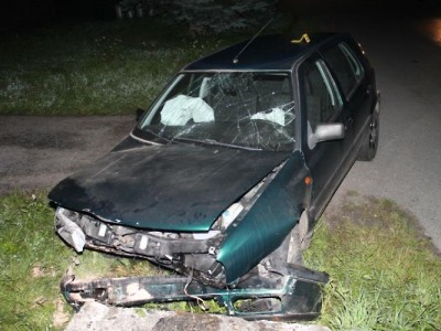 Mladý řidič havaroval ve Velkých Hamrech pod vlivem alkoholu