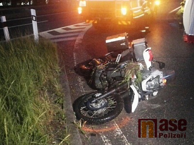 Mladý motocyklista zemřel při havárii v Hodkovicích