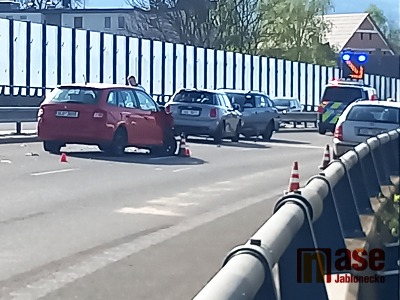Autor foto:Rudolf Kožený V Rochlicích u Liberce došlo k hromadné nehodě