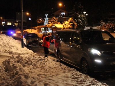 Na náměstí ve Smržovce se srazilo několik aut