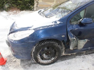 Řidič dostal v Pěnčíně smyk a vjel do protisměru