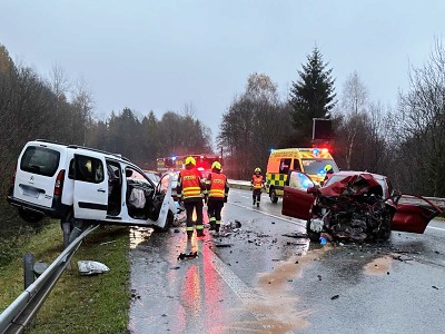 Po nehodě u Rychnova jsou čtyři zranění