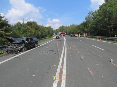 Policisté vyšetřují havárii čtyř aut v Rychnově a hledají svědky