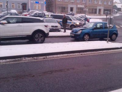 Dvě řidičky se srazily na náměstí ve Smržovce