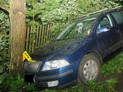 Autor foto:Archiv Policie ČR Pod vlivem alkoholu narazil v Tanvaldě s autem do stromu