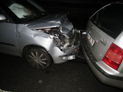 Policie žádá veřejnost o pomoc při vyšetřování řetězové nehody u Stráže