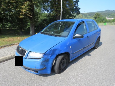 V zatáčce ve Velkých Hamrech došlo ke střetu dvou vozidel