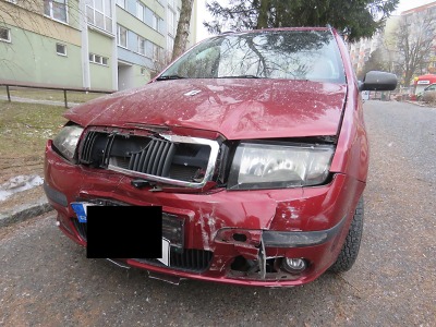 Řidič v Jablonci ujel od dvou způsobených dopravních nehod