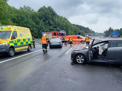 Hasiči zasahovali u tří nehod na silnici I/35