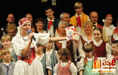 Obrazem: Nisanka křtila CD