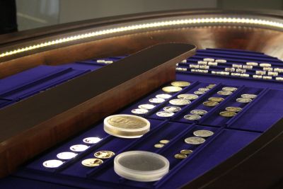 Česká mincovna otevřela v Praze nové Národní numismatické centrum