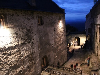 Na hradech a zámcích se v květnu podíváte i na běžně nepřístupná místa