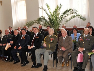 Hejtman ocenil záslužnou medailí šest válečných veteránů