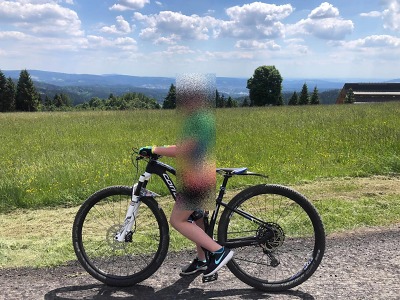 Autor foto:Archiv Policie ČR Zloděj odcizil z nosiče na zaparkovaném autě v Jablonci drahé kolo