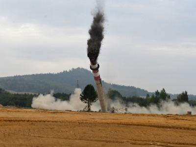 Odstřel komínu symbolicky uzavřel těžbu uranu v Hamru na Jezeře