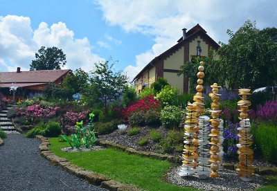 Pečovatelkám Jablonec poděkuje výletem do sklárny Pačinek Glass