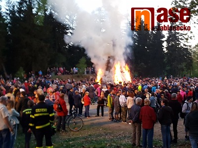 Obrazem: Pálení čarodějnic v Tanvaldě