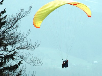 Paraglidisti zavřou nebe v  Zásadě