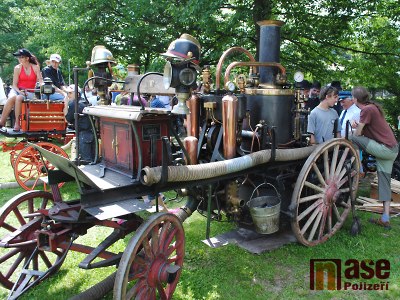 Historické parní stříkačky lákaly v Semilech děti i dospělé