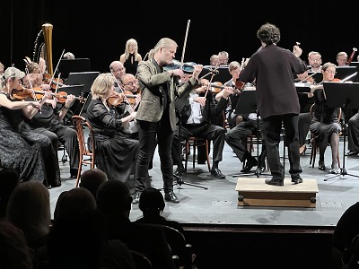 Dva úchvatné koncerty v jednom aneb Fenomén Šporcl v Jablonci