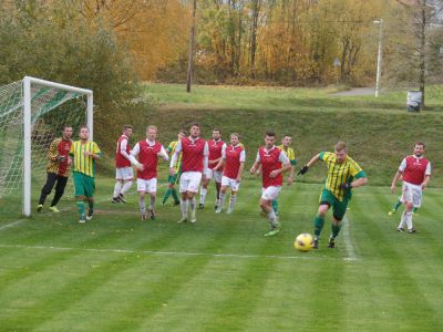Na čele obou skupin  I.B třídy stále týmy Jablonecka