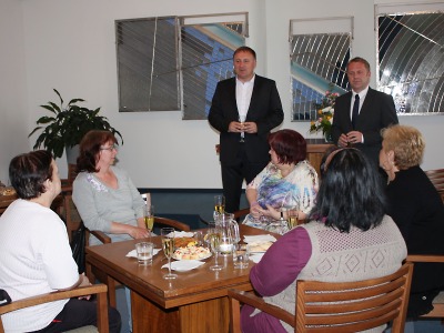 Maminky pěstounky se po roce znovu sešly na radnici