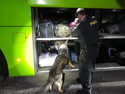 Autor foto:Archiv Policie ČR Kontrolní akce policie probíhala u hraničního přechodu v Harrachově