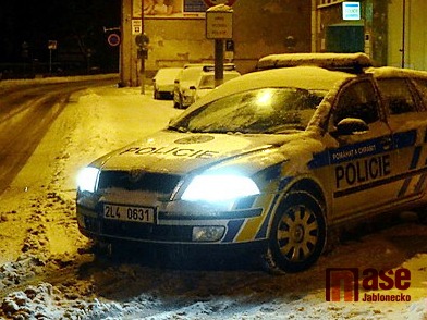 Policie hledá svědky dvou dopravních nehod v Jablonci