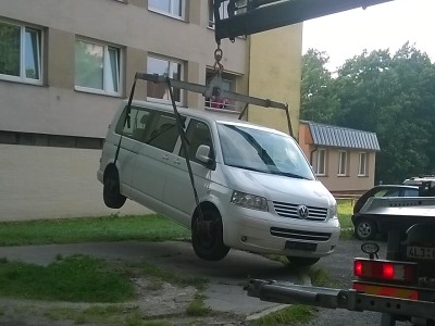 Kriminalisté dopadli pachatele krádeží aut z Jablonecka