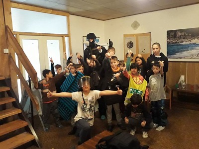 Do Bedřichova na pobytový tábor za dětmi přijel policista