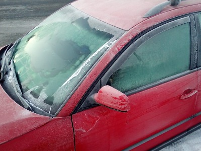 Policisté se při kontrolách zaměřili na námrazu a sníh na vozidlech