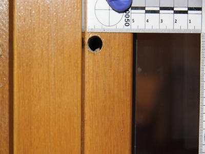 Zloděj s vrtákem opět udeřil, v Turnově navštívil dva domy