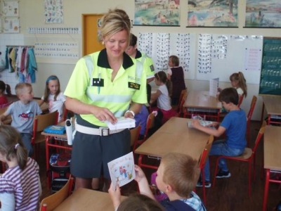Dopravní policistky navštívily děti ve Vrkoslavicích