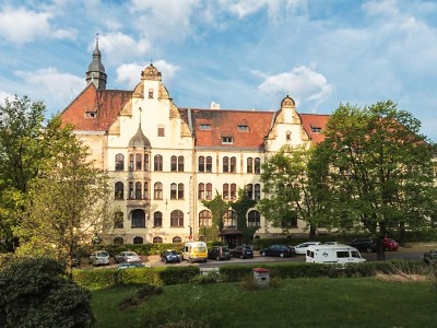 Autor foto:Archiv KÚ Libereckého kraje Budova na libereckém Zlatém kříži je klenot německé novorenesance