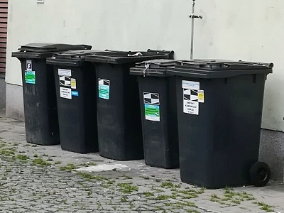 Neohlášené popelnice v červnu město Jablonec odveze