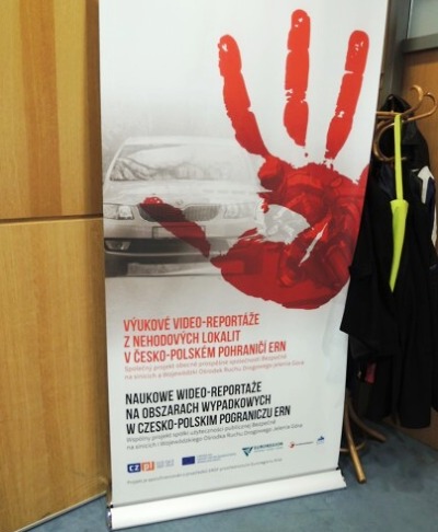 Videa upozorňují na nehodová místa, jedním je i silnice u Železného Brodu