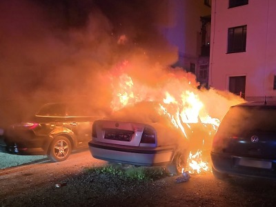 Hasiči likvidovali požár automobilu v Jablonci