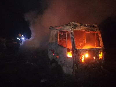 Hasiči zasahovali u požáru nákladního auta v Horské Kamenici