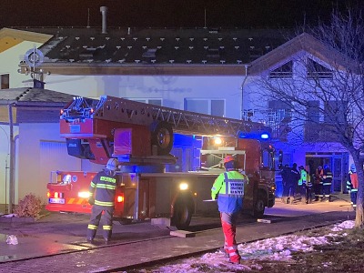 Hořelo v domě s pečovatelskou službou v Libštátě, jeden člověk zemřel