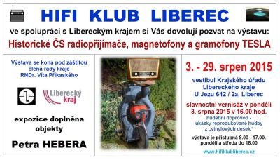 Vestibul krajského úřadu zaplnily magnetofony, gramofony a radia