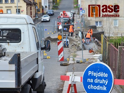 Autor foto:Jiří Endler. Ilustrační fotografie Jablonecké komunikace je třeba udržovat a opravovat