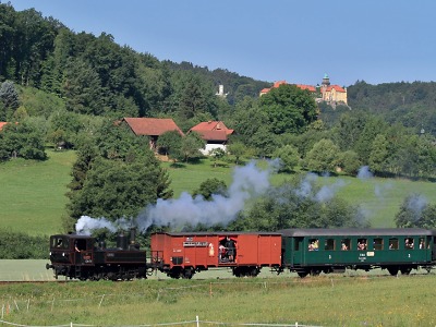 Prázdninový parní vlak opět brázdí koleje v Českém ráji