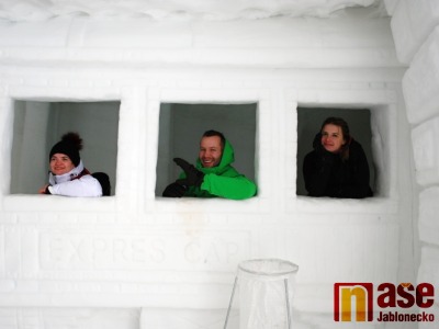 Na Příchovicích byl slavnostně otevřen ledový bar