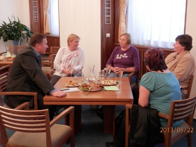 Primátor a náměstkyně poděkovali jabloneckým pěstounkám