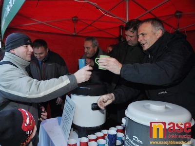 Primátorský svařák v Jablonci vynesl 27 tisíc korun