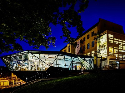 Muzejní noc se světlem na konci tunelu